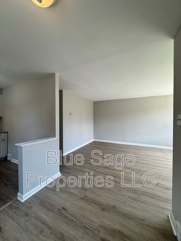 Building Photo - 212 N Wycombe Ave