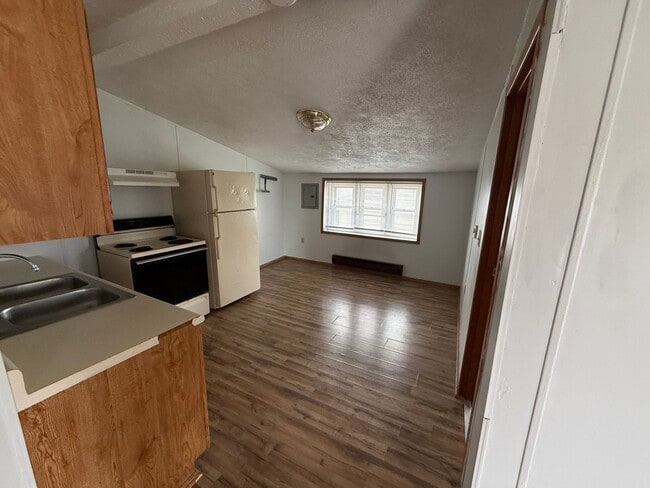 Building Photo - 210 S 18th St