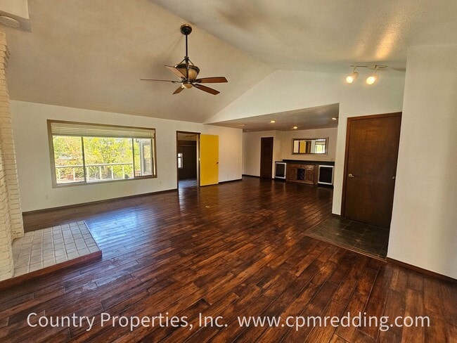 Building Photo - Stunning House with a Pool in West Redding Coming Available in August!