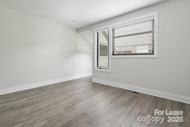 Building Photo - 1212 Minter Pl