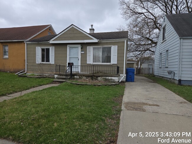 Building Photo - 11330 Ford Ave