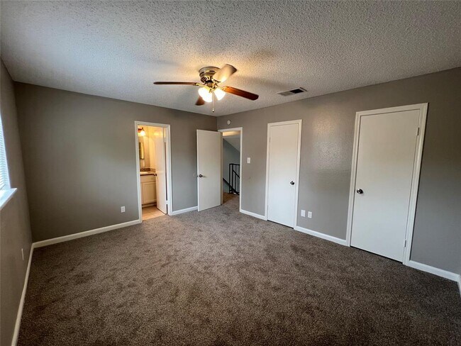 Building Photo - 11710 Stone Bridge Dr