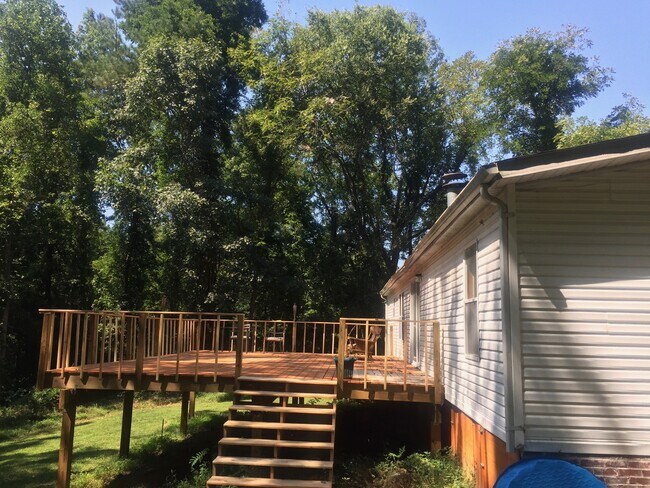 Building Photo - 277 Taylor Rd