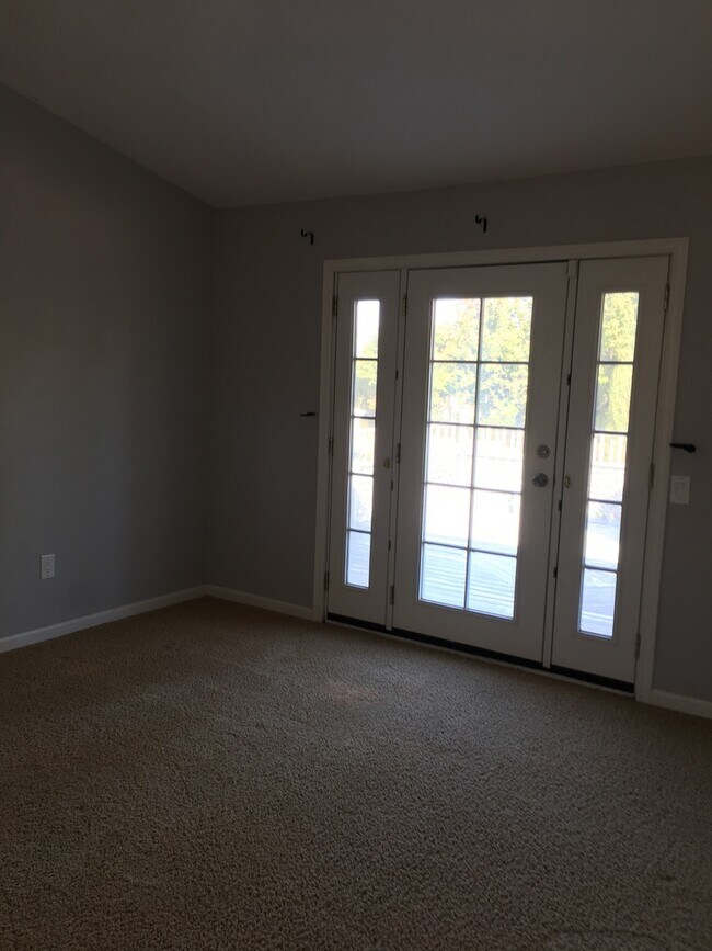 Building Photo - Coming Soon......Single Family Home! Solar Powered! Pet Friendly! Landscaper Included!