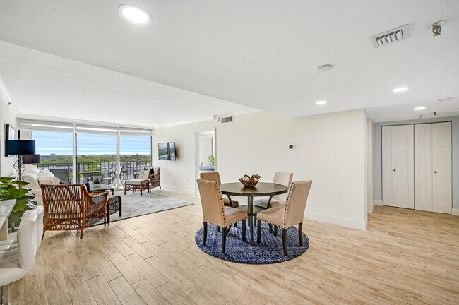 Building Photo - 1300 Jimmy Buffett Mem Hwy