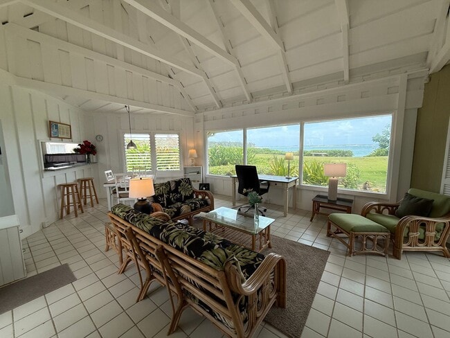 Building Photo - May to October ocean front 2/2 rental