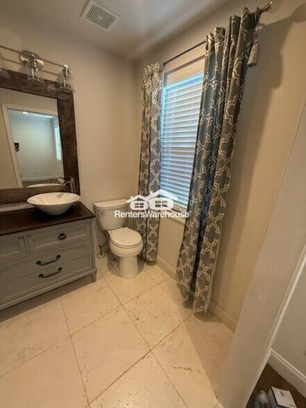 Building Photo - 358 Peevy St