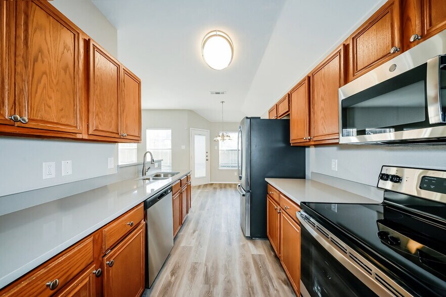 Building Photo - 1326 Misty Dr