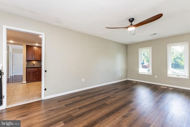 Building Photo - 246 Avondale Dr