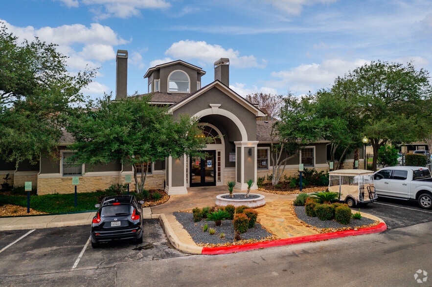 Building Photo - Summit at Salado Creek