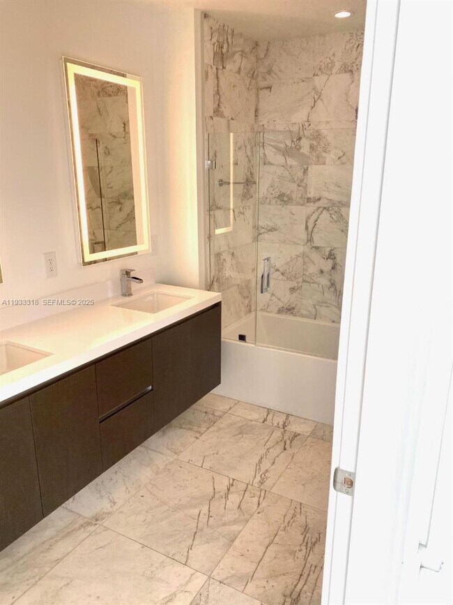 Building Photo - 851 NE 1st Ave