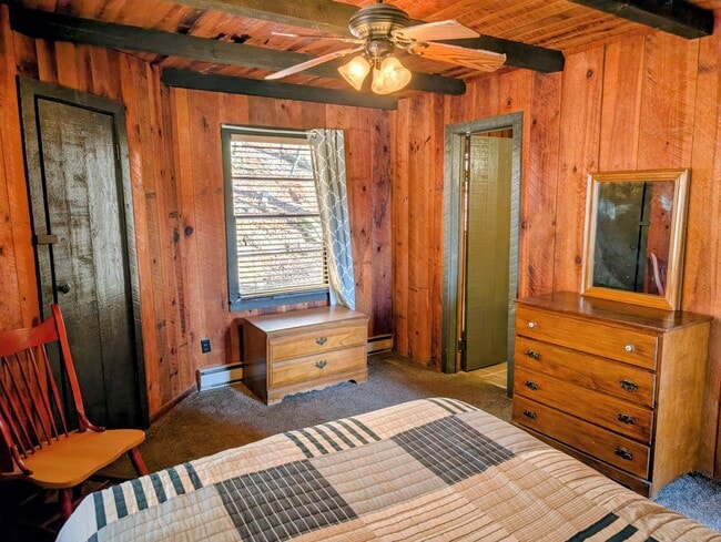 Building Photo - 24 Chalet Village Dr