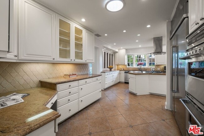 Building Photo - 9023 Alto Cedro Dr