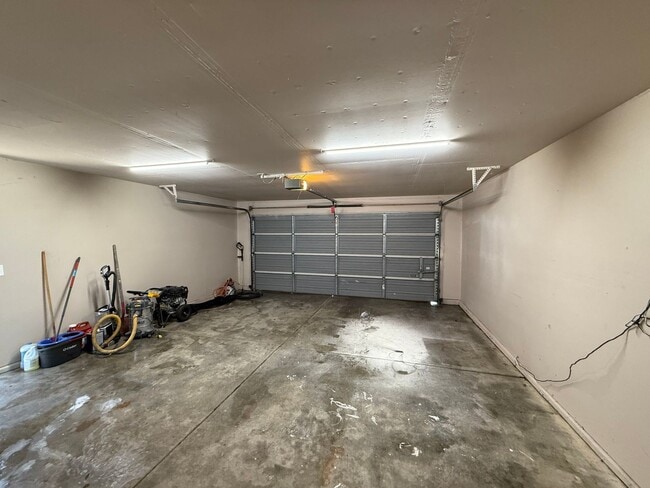 Building Photo - Newly updated 3-bedroom single story home!