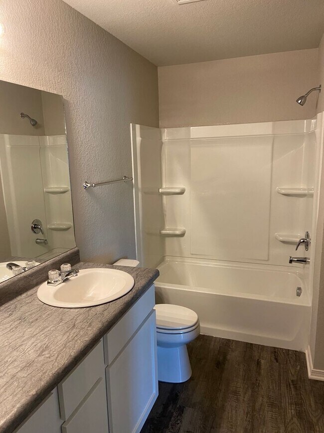 Building Photo - Pre-Leasing Now! Modern Three Bedroom | Two Bath Home in Conrad Court