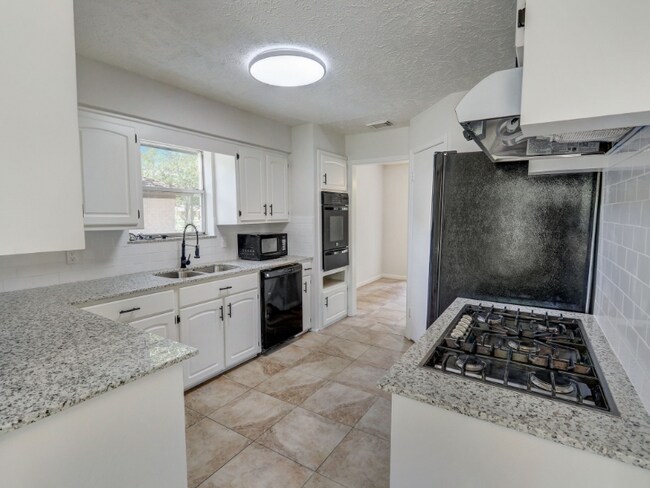 Building Photo - 1951 Round Spring Dr