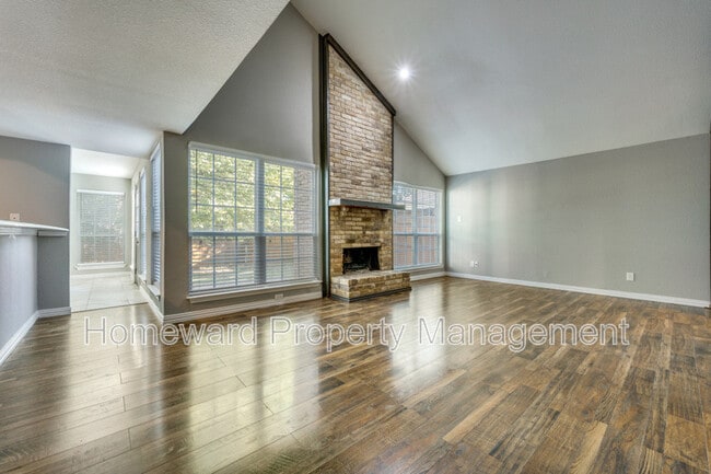 Building Photo - 2211 Heritage Cir