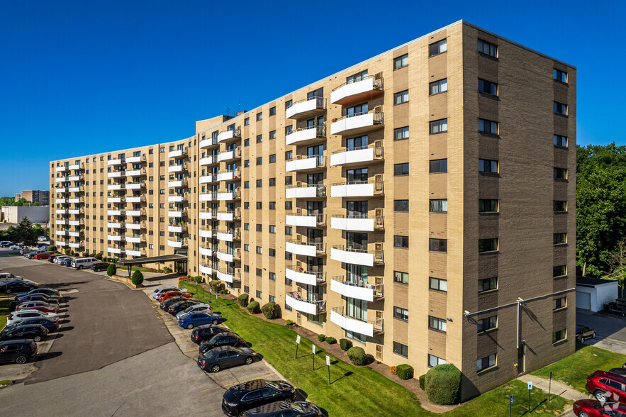 Primary Photo - Bishop Park Apartments