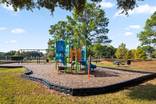 Building Photo - 16935 Valley Palms Dr