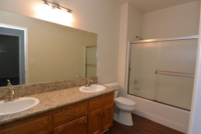 Building Photo - Home with pool