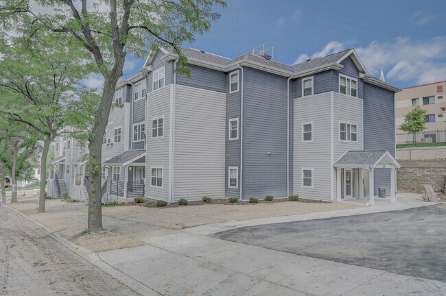 Building Photo - Park Hill Family