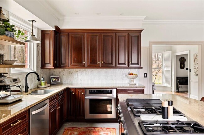 Building Photo - 2270 Emerald Dr