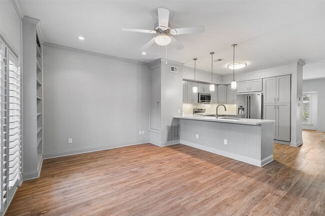 Building Photo - 14707 Barryknoll Ln