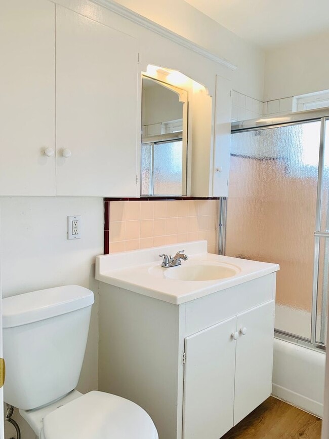 Building Photo - BLOCKS TO THE BAY! 2BD/1BA APARTMENT IN PACIFIC BEACH! Only $2,595mo!