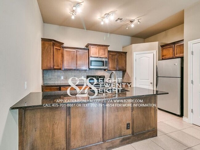 Building Photo - Roommates Not Working Out? 4 Bed/2 Bath Home Near OU Campus Available NOW! (Not Preleasing for 2027)