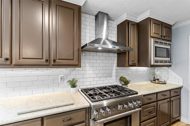 Building Photo - 112 April Wind Dr E