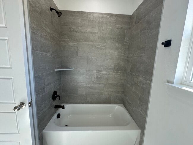 Building Photo - 116 McBryde Ln