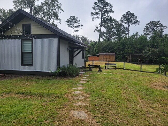 Building Photo - 191 Seabrook Rd