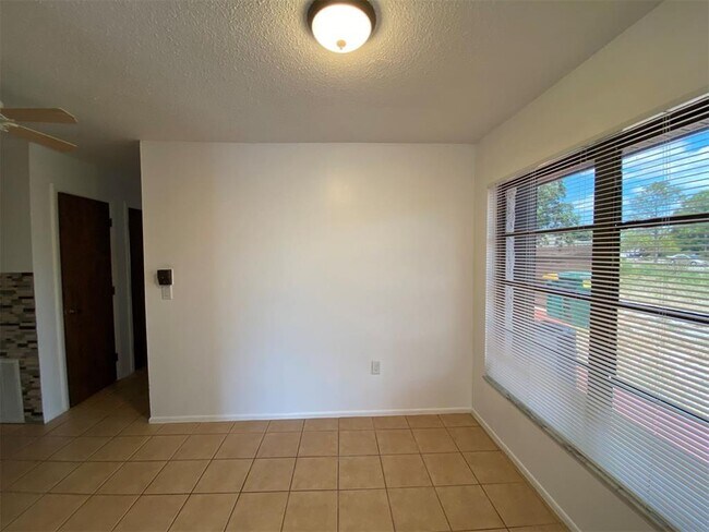 Building Photo - 3072 Seafarer Dr