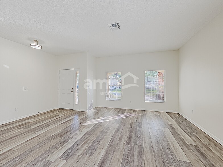 Building Photo - 2219 Darlin Cir