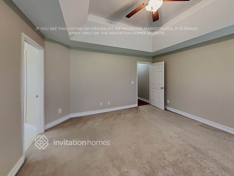 Building Photo - 1121 Sutton Dr