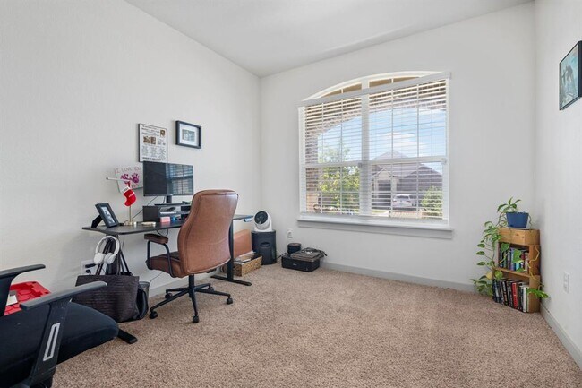 Building Photo - 620 Peace Pipe Way