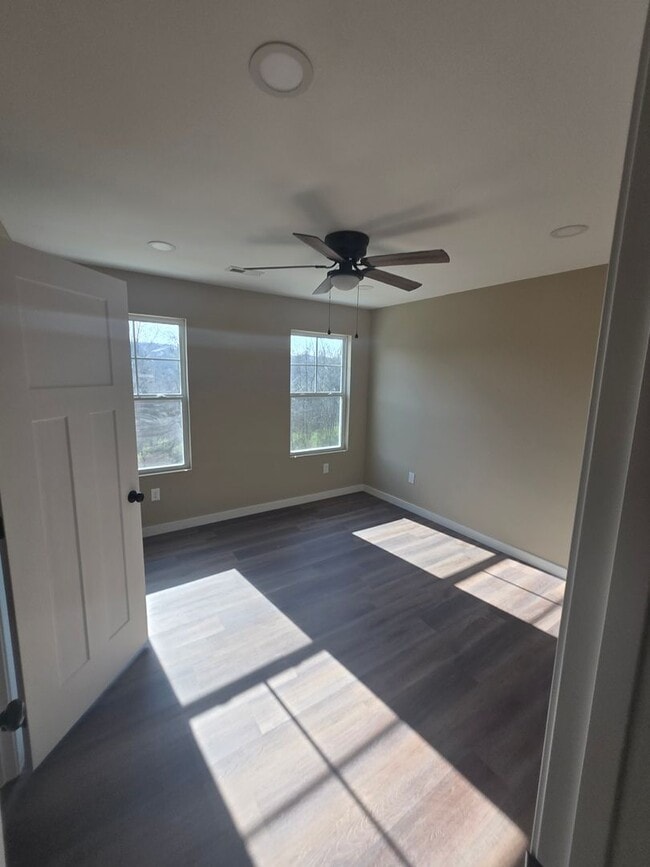 Building Photo - 324 Wilson Hurst St