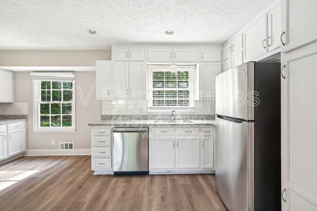 Building Photo - 4780 Bell Cir SE