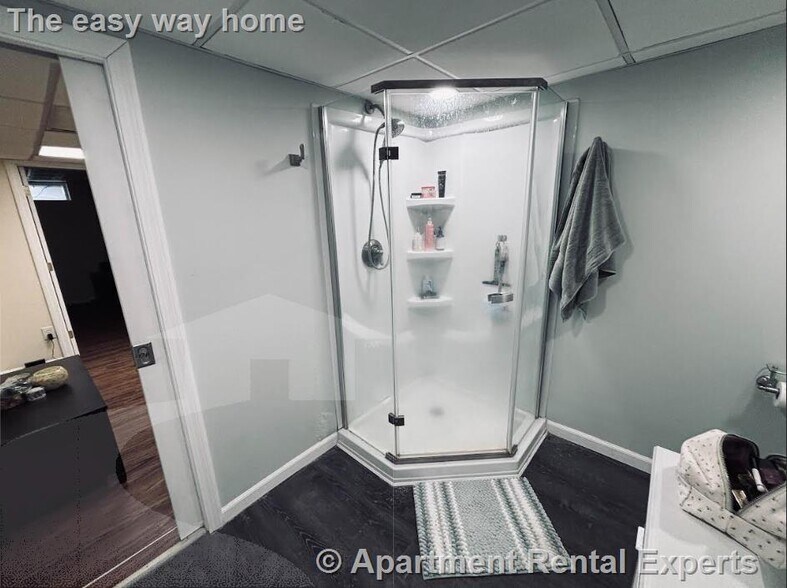 Building Photo - 10 Wallace St