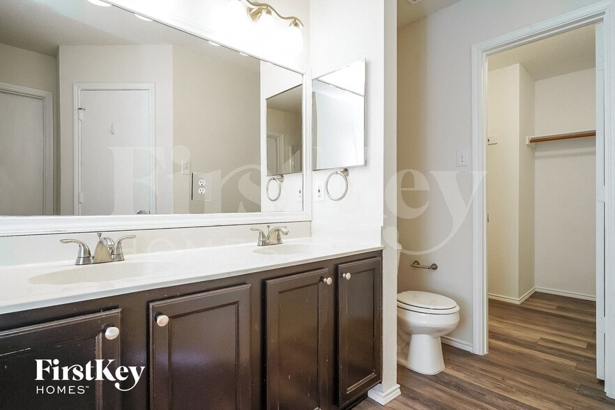 Building Photo - 1464 Greenbrook Dr