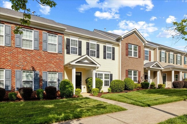 Building Photo - Well Maintained Three Bedroom Home!