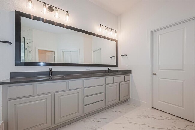 Building Photo - 2203 Crystal Reef Ct