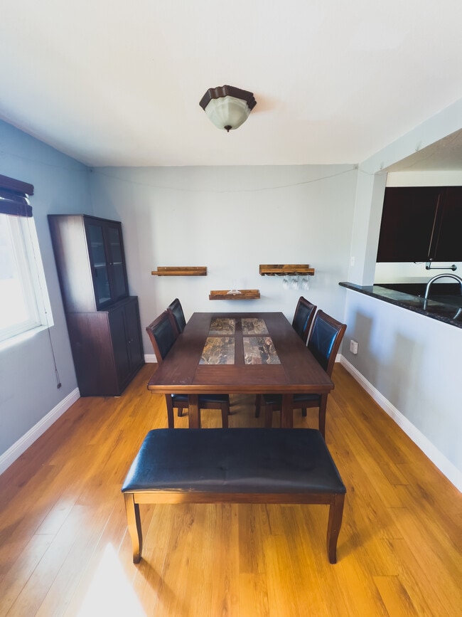 Building Photo - 3915 Nobel Dr