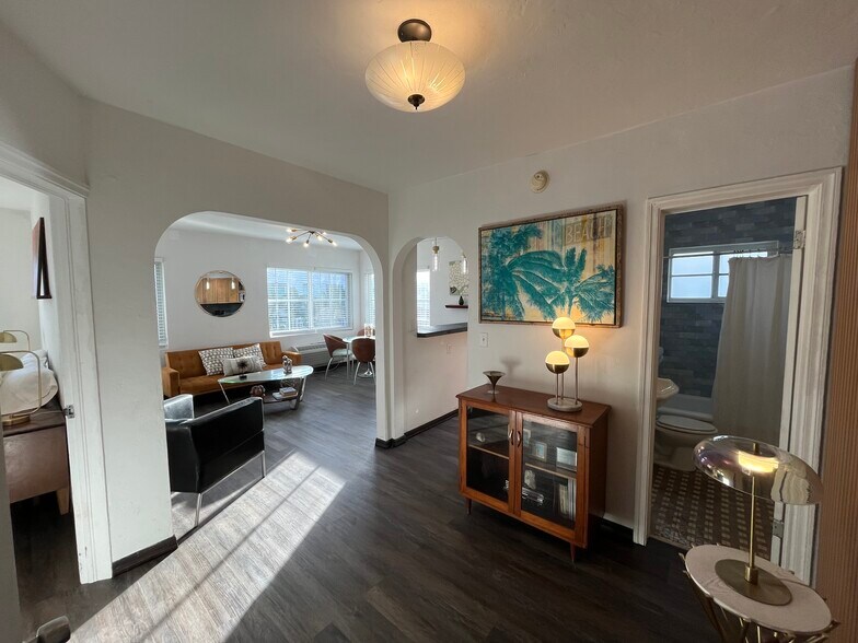 Building Photo - 511 75th St