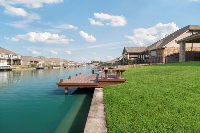 Building Photo - 29650 Yaupon Shore Dr