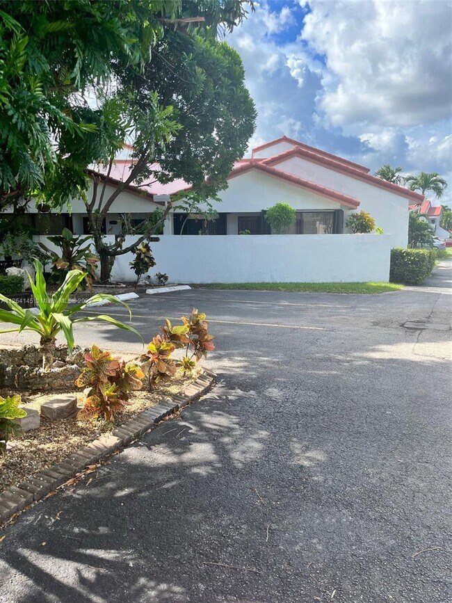 Building Photo - 7515 SW 153rd Ct