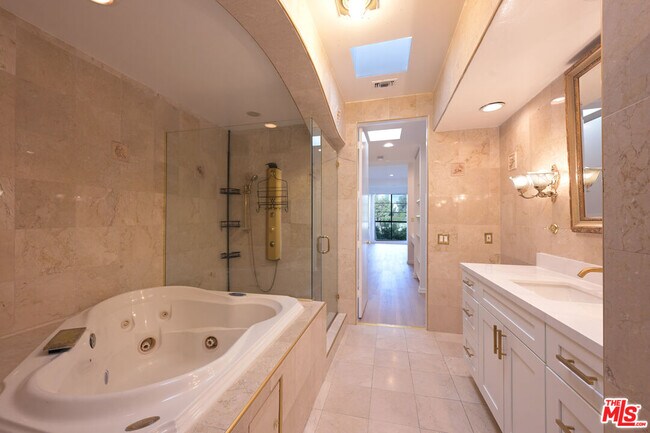 Building Photo - 234 S Gale Dr