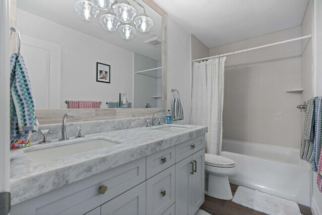 Building Photo - 6204 Celadon Cir