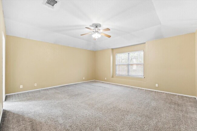 Building Photo - Spacious 4 Bedroom Home in Prime Medical Center Location