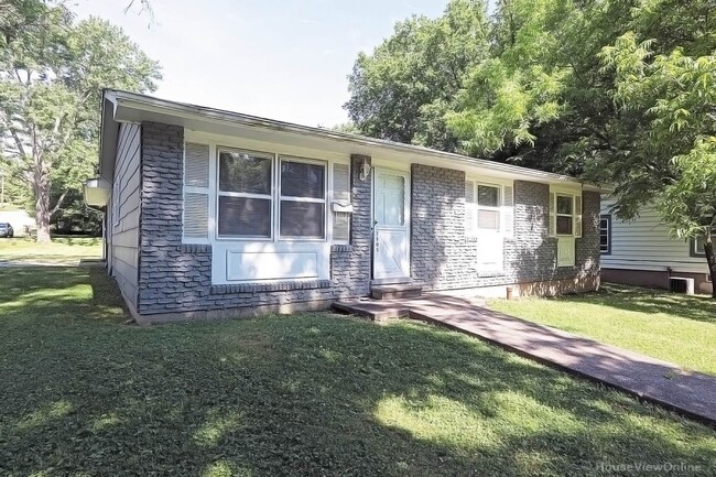 Primary Photo - House Close To Campus